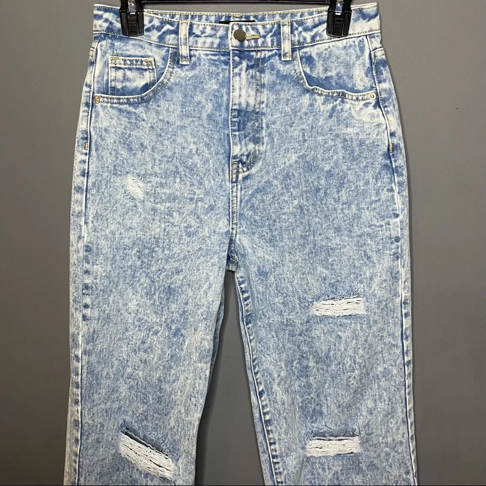 PrettyLittleThings Wide Leg Distressed Denim Acid Wash Jeans - Picture 2 of 8